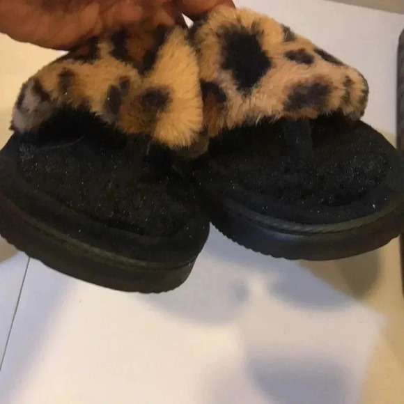 Dearfoams Animal Print Soft Faux Fur Thong Slippers Size Large 9-10 - Picture 5 of 8